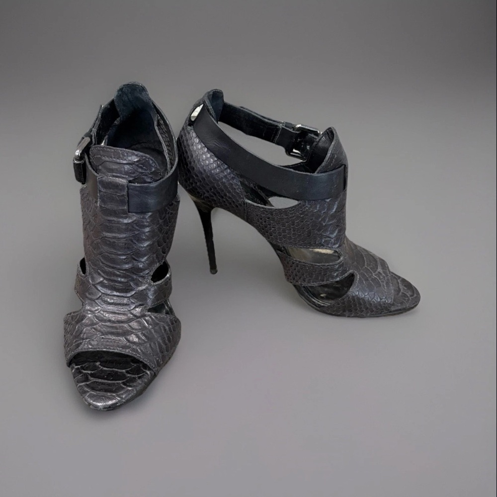 Women’s BCBG MaxAzria Black Leather Open Toe Heels - Size 6.5/36.5